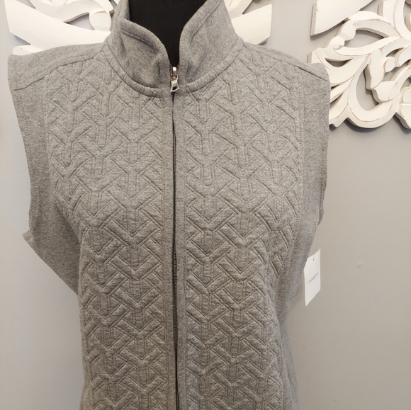 Croft & Barrow Dressy Zip Up Vest- Size Medium - Picture 1 of 3